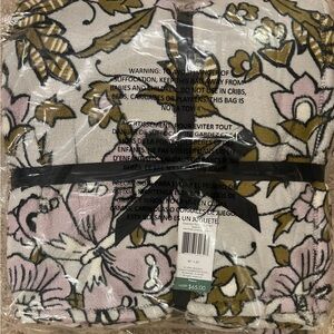 Vera Bradley Wild Prairie Lavendar Butterfly Floral Throw Blanket